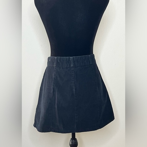 BDG Urban Outfitters black corduroy button front mini skirt medium EUC - Picture 6 of 8